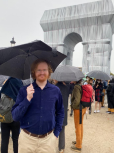 Photo of Nathan Switchenko near the Arc de Triomphe
